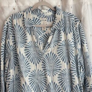 Women’s linen Shirt in Blue and White